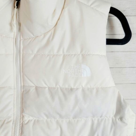 The North Face Aconcagua 3 Insulated Vest in White Dune, sz Small - Picture 3 of 14